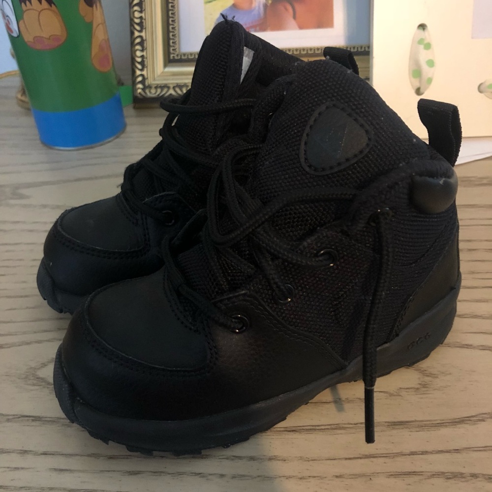 8C Nike Boots